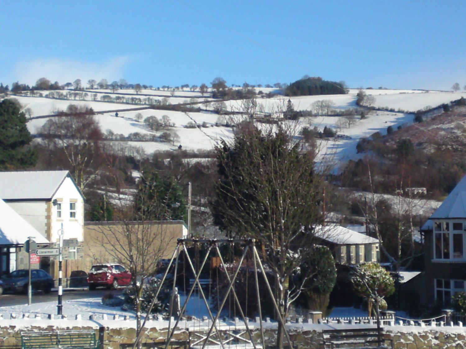 Oyo Glyn Valley Hotel Glyn Ceiriog Exterior photo